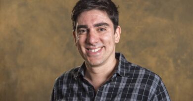 Marcelo Adnet será Bolsonaro durante desfile de escola de samba do RJ