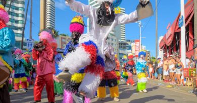 Bloquinhos agitam Fuzuê no circuito Orlando Tapajós; confira fotos