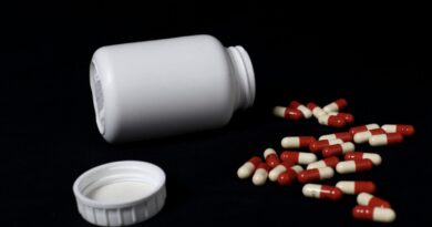 Farmácia é condenada a indenizar cliente que passou mal após usar medicamento manipulado sem rótulo