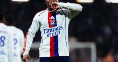 Endrick é eleito melhor jogador do mês de janeiro no Campeonato Francês