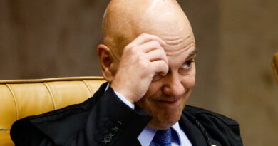 Moraes amplia pressão sobre o STF ao assumir investigação sobre vazamento de dados da mulher dele