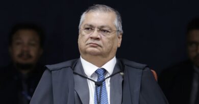 Flávio Dino anula votação da CPMI do INSS e decisão gera debate sobre precedente do STF