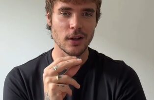 VÍDEO: Marido de Sasha, João Lucas rebate ataques homofóbicos nas redes e recebe apoio de Xuxa e Bruna Marquezine