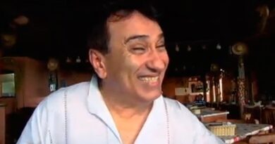 Ícone do forró de duplo sentido, cantor Sandro Becker é preso em hotel de Caruaru