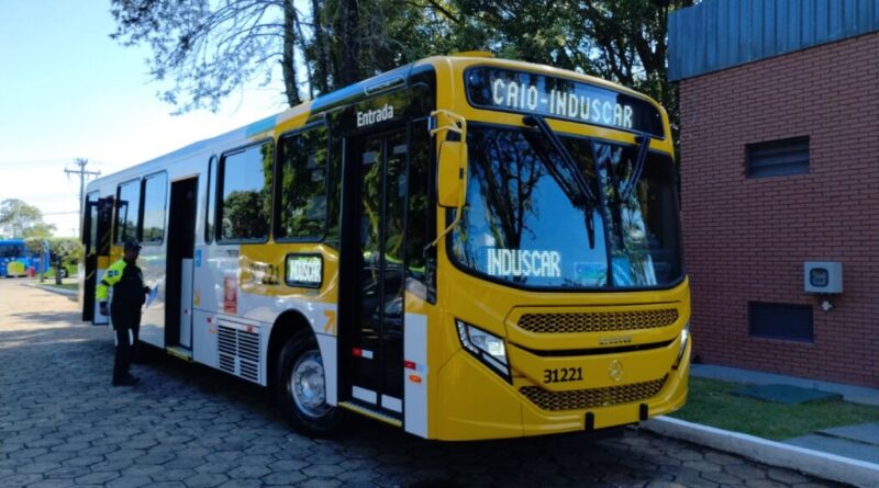 Prefeitura realiza inspeção em fábrica para novos ônibus com ar-condicionado de Salvador