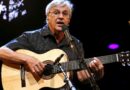 Caetano Veloso rebate fake news: “Tenho horror a armas!”