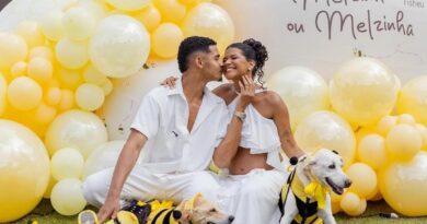 Sheuba e Tiago Souza emocionam web ao anunciar sexo do bebê em chá revelação