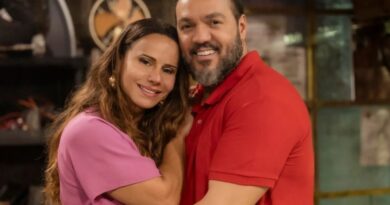 Belo retira fotos de Viviane Araújo de show após críticas da ex-mulher e parceira de cena: “Não gostei”