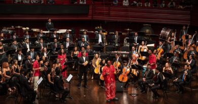 Neojiba emociona em encerramento de turnê e entra para a história cantando as Américas na China