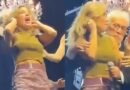 VÍDEO: Moacyr Franco polemiza ao puxar cabelo de mulher e dar beijo na boca de fã em evento beneficente