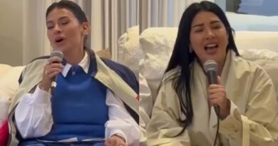 Simaria surge cantando em aniversário de Simone Mendes e anima fãs