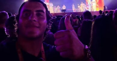 VÍDEO: Marcelo Sangalo ajuda vendedora ambulante nas ruas de Salvador e viraliza na web