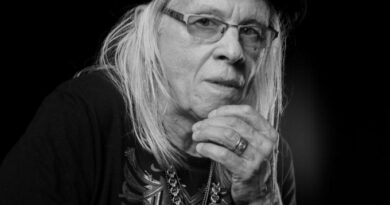 Morre Luiz Carlini, ex-guitarrista de Rita Lee responsável pelo solo do clássico ‘Ovelha Negra’