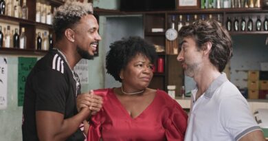 Comedia baiana protagonizada por Rodrigo Pandolfo e Renan Motta estreia nesta quinta nos cinemas; saiba mais
