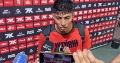 Zé Vitor valoriza competitividade no elenco do Vitória após passar pelo Flamengo: “Tenho que estar bem”