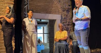 Encontro no Espaço Cultural da Barroquinha destaca importância das Bibliotecas Comunitárias