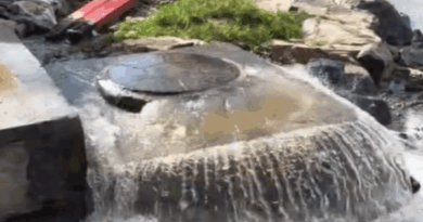 Vídeos mostram novo extravasamento de esgoto em praias de Itapuã e acendem alerta ambiental  
