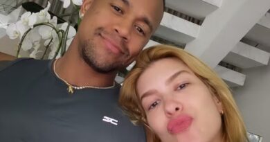 Lore Improta fala sobre intimidade com Léo Santana após nascimento de Levi e dá ‘bronca’ em fã: “Que fogo é esse?”