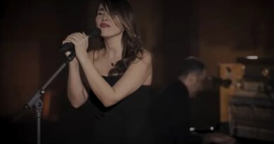 Cantora iraniana é condenada a 74 chibatadas após se apresentar sem hijab em live