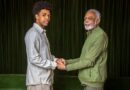 Ator que irá viver Gilberto Gil em espetáculo musical conhece artista e se emociona: “Misto de emoção e catarse”