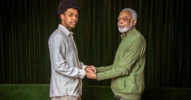 Ator que irá viver Gilberto Gil em espetáculo musical conhece artista e se emociona: “Misto de emoção e catarse”