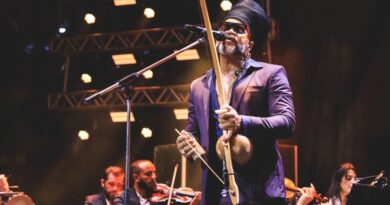 Afrossinfonicidade: Carlinhos Brown lança volume 2 de projeto ao lado da Orquestra Ouro Preto