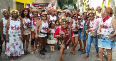 Tradicional Arrastão das Cangaceiras leva alegria e clima junino às ruas de Itapuã nesta quarta-feira (24)  
