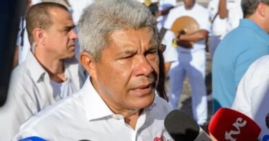 Jerônimo rebate críticas de Zé Ronaldo à regulação e cobra hospital municipal em Feira de Santana