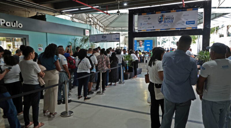 Prefeitura certifica alunos do programa Treinar para Empregar