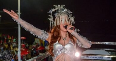 Anitta reconsidera projeto de bloco no Carnaval de Salvador após 9 anos de trio sem cordas; entenda