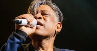 Ex-vocalista do Calcinha Preta, Rogério Valença, morre aos 55 anos por insuficiência renal